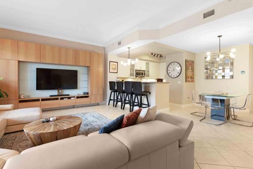 apt-105-2601 Ne 14th Ave, Wilton Manors, FL, 33334-4379 | Card Image