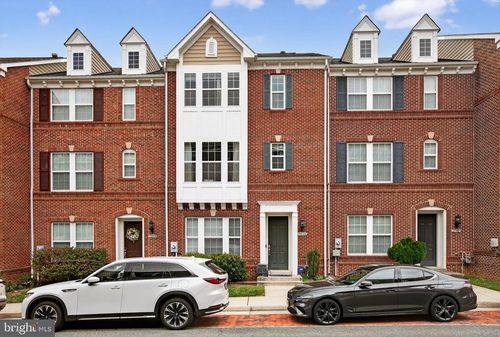 2044 Blunt Ln, ALEXANDRIA, VA, 22303-1750 | Card Image