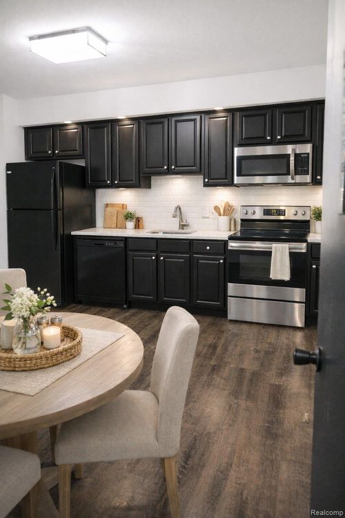 apt-7-629 W Maple Rd, Clawson, MI, 48017-1192 | Card Image