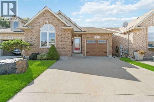 815 Carriage Way, Sarnia, ON, N7W0A5 | Card Image
