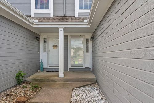5792 Plantation Cir, Lee's Summit, MO, 64064-1687 | Card Image