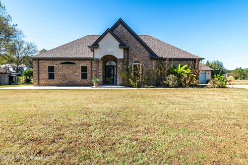 196 Moore Xing S, Byhalia, MS, 38611-6953 | Card Image