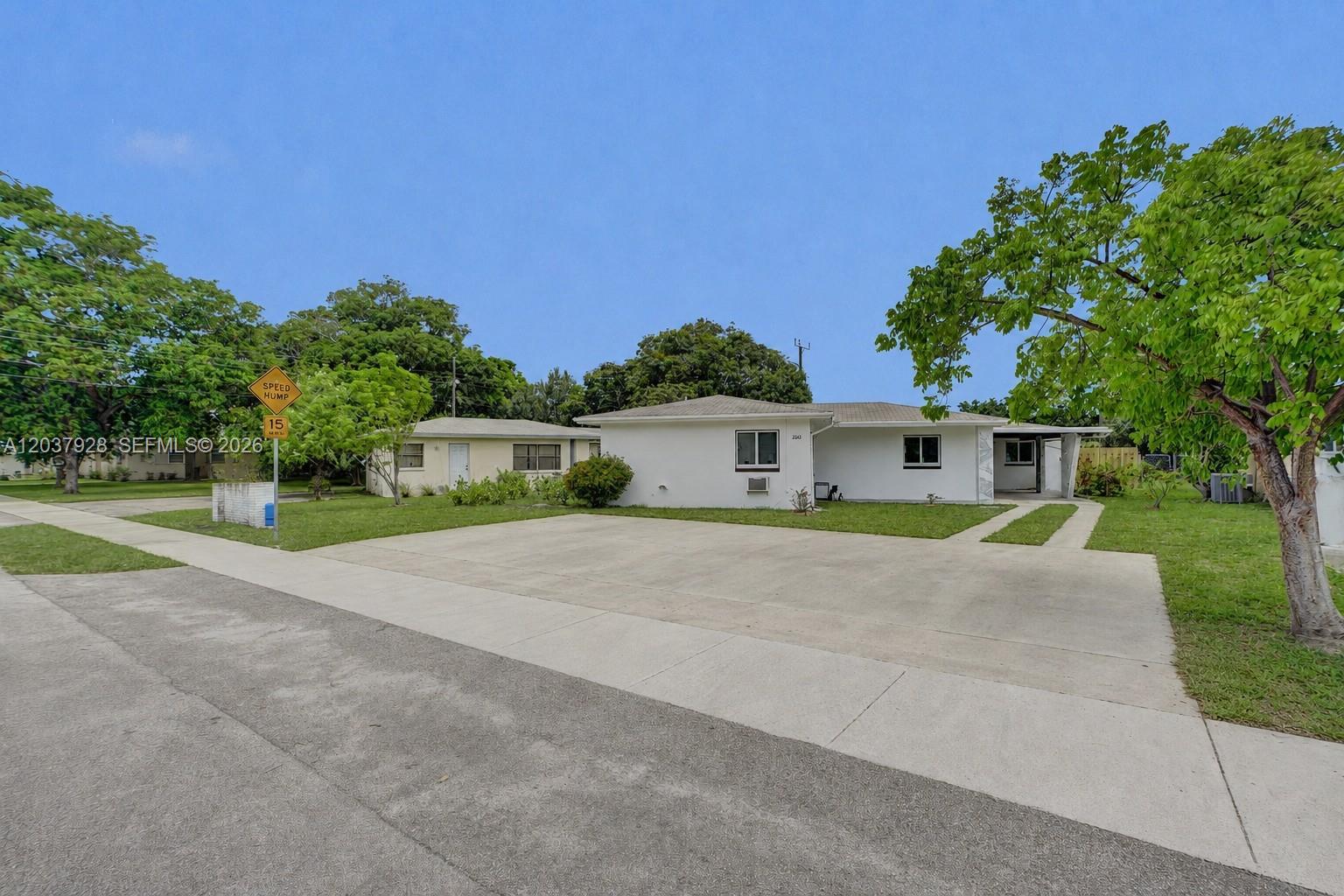 Residential Income in Oakland Park 4