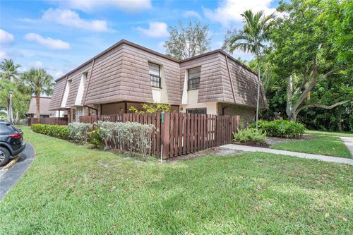 2515 Nw 99th Ave, Coral Springs, FL, 33065-6218 | Card Image