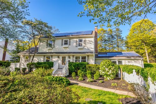15 Oxbow Road, Brookhaven, NY, 11772 | Card Image
