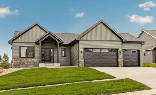 630 7th Ave Ne, Byron, MN, 55920-1551 | Card Image