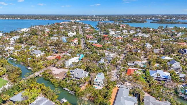 111 Faubel St, House other with 3 bedrooms, 3 bathrooms and null parking in Siesta Key FL | Image 5