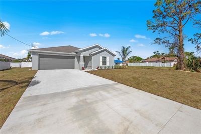 103 Oakwood Court, House other with 3 bedrooms, 2 bathrooms and null parking in Rotonda West FL | Image 3