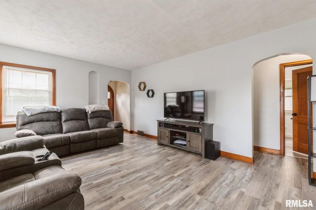 2220 Warren St, House other with 2 bedrooms, 1 bathrooms and null parking in Davenport IA | Image 6