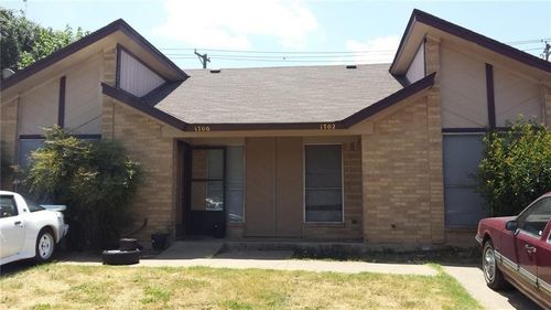 1700 Justin Lyn St, Arlington, TX, 76012-3745 | Card Image