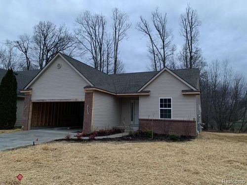 11473 Hidden Oaks Dr, Clio, MI, 48420-2905 | Card Image