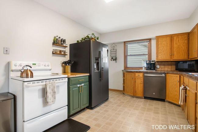 16-web-or-mls-251-w-21st-st | Image 11
