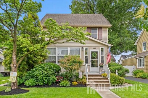 185 Rowland Pl, Woodbridge, NJ, 07095-2205 | Card Image