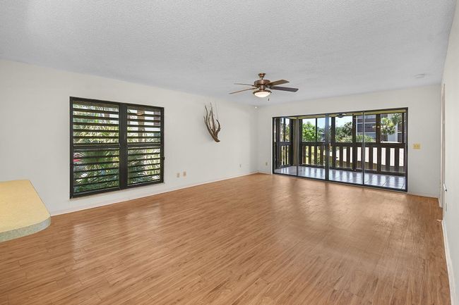 APT-201B - 162 Se Saint Lucie Blvd, Condo with 3 bedrooms, 2 bathrooms and null parking in Stuart FL | Image 7