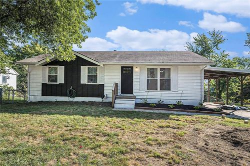2403 Ivy Ct, Saint Joseph, MO, 64503-2032 | Card Image