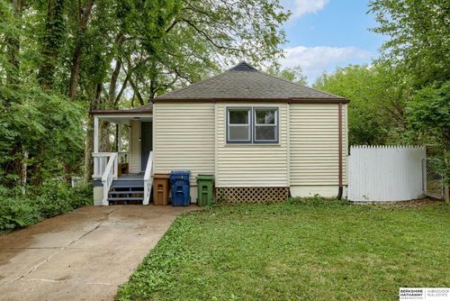 305 W 19th Ave, Bellevue, NE, 68005-3309 | Card Image