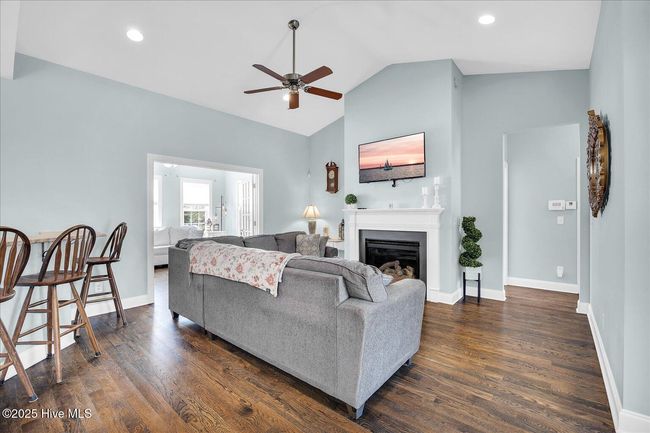 916 Sloop Point Loop Rd, House other with 4 bedrooms, 3 bathrooms and 2 parking in Hampstead NC | Image 12