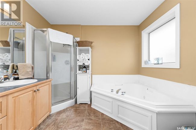 233 Wood Lily Dr, House other with 4 bedrooms, 3 bathrooms and null parking in Moose Jaw SK | Image 33