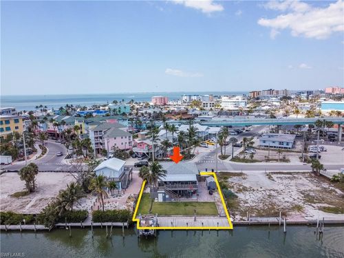 340 Crescent St, FORT MYERS BEACH, FL, 33931-2618 | Card Image