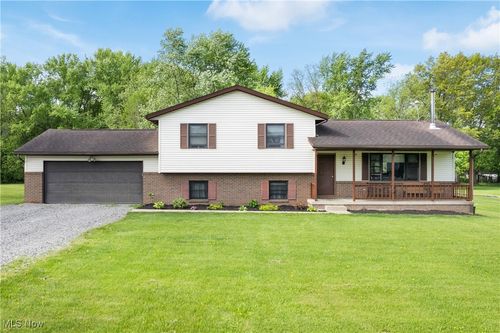 1473 Locust St S, Canal Fulton, OH, 44614-8800 | Card Image