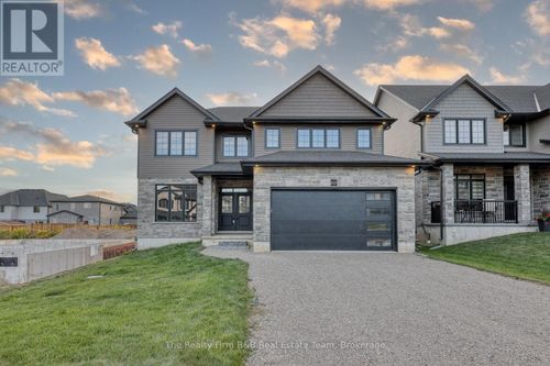 100 Graydon Dr, Mount Elgin, ON, N0J1N0 | Card Image