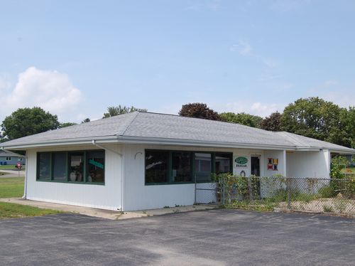 909 Green Ridge Ave, Earlville, IL, 60518 | Card Image