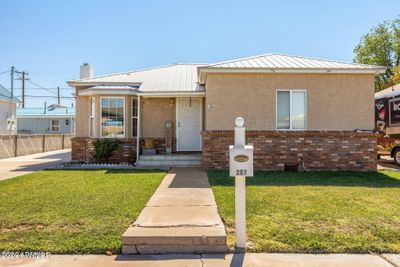 207 W Buffalo Street, House other with 4 bedrooms, 2 bathrooms and null parking in Holbrook AZ | Image 3