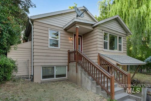 210 Lauder Ave, Moscow, ID, 83843-2512 | Card Image