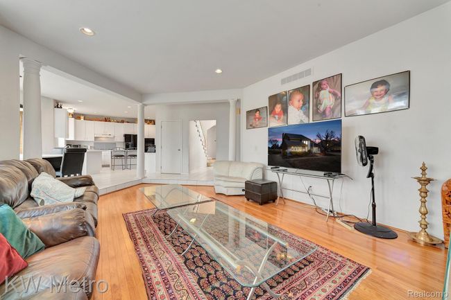 Family Room | Image 16