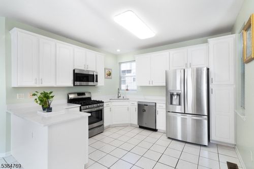 23 Hansom Rd, Basking Ridge, NJ, 07920-2974 | Card Image