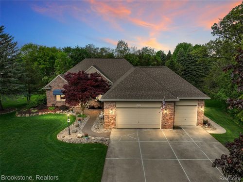970 Moldovia Drive, White Lake Charter Township, MI, 48386 | Card Image
