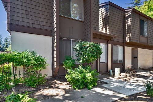 3600 Larchmont Square Ln, Sacramento, CA, 95821-3704 | Card Image