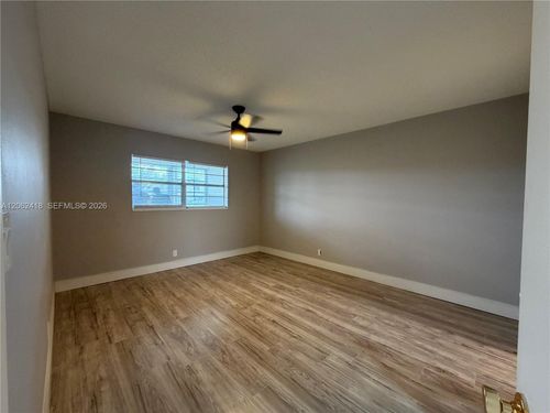205-5071 W Oakland Park Blvd, Lauderdale Lakes, FL, 33313-7900 | Card Image