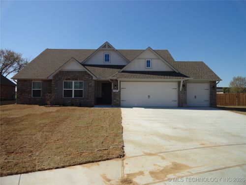7005 E Oak Ridge Street, Broken Arrow, OK, 74014 | Card Image