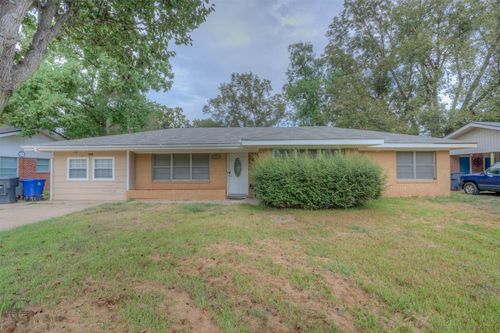 826 Cardinal St, Shreveport, LA, 71105-2210 | Card Image