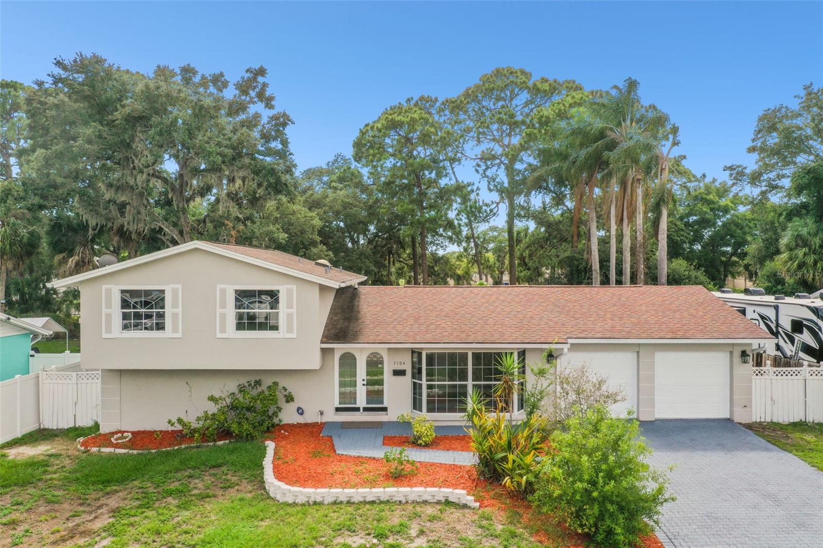 Gateway Ct, Tampa, FL 33615