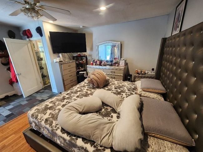 14 Russell St, Home with 6 bedrooms, 2 bathrooms and 5 parking in Everett MA | Image 5