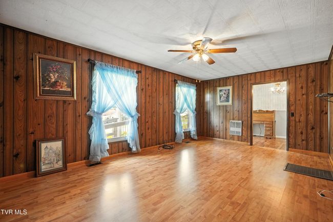1710 Shawnee Ave E, House other with 4 bedrooms, 2 bathrooms and null parking in Big Stone Gap VA | Image 17