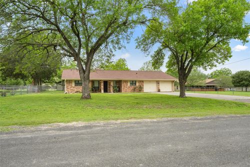 130 Elm St, Flatonia, TX, 78941-5131 | Card Image
