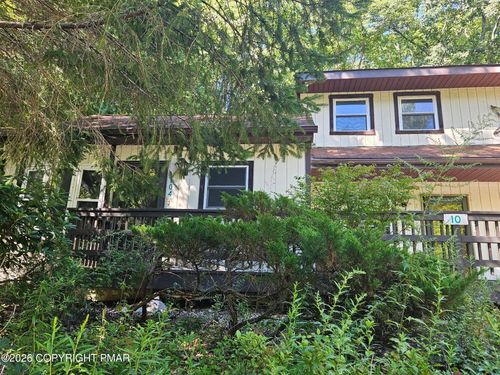 104-10 Villas Rd, Mount Pocono, PA, 18344-1177 | Card Image