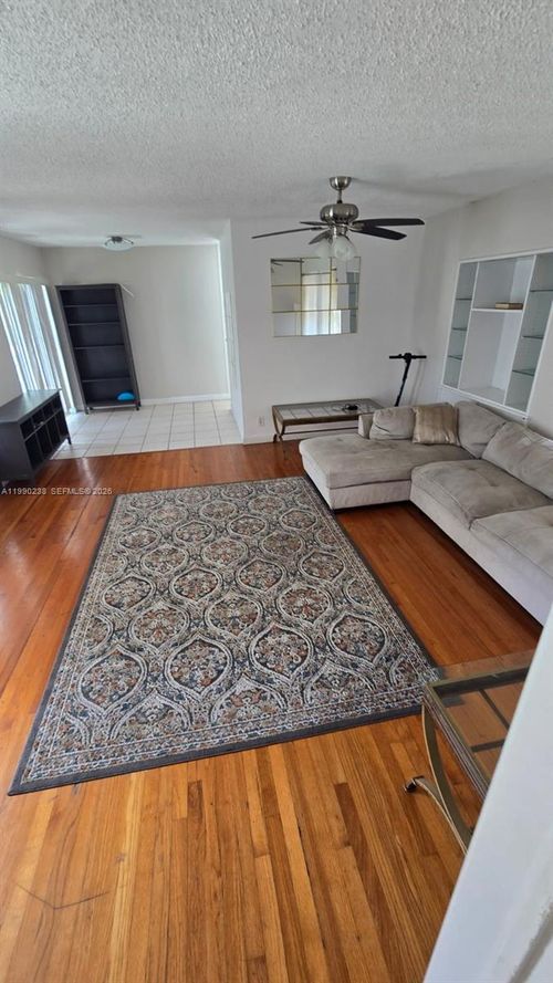 apt-9-90 Isle Of Venice Dr, Fort Lauderdale, FL, 33301-1438 | Card Image