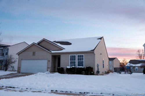 882 Primrose Ln, Milan, MI, 48160-1449 | Card Image