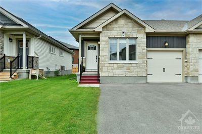 164 Ferrara Dr, Townhouse with 3 bedrooms, 3 bathrooms and 5 parking in Smiths Falls ON | Image 2