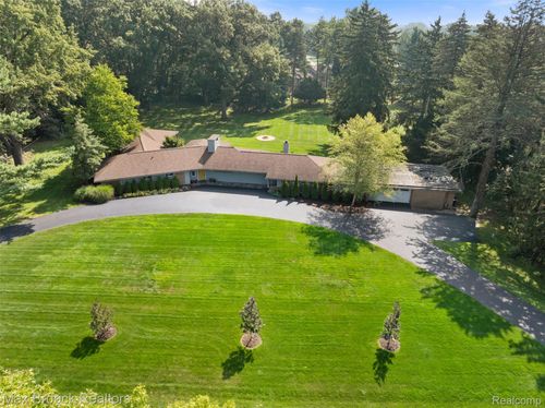 30500 Rosemond Dr, Franklin, MI, 48025-1473 | Card Image