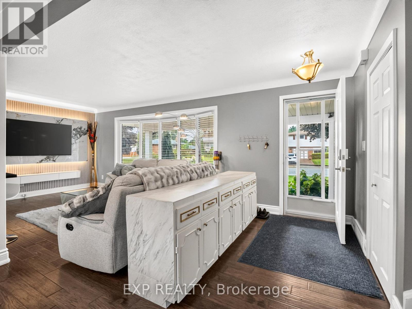 Residential Lease in Niagara Falls (Arad/Fallsview) 2