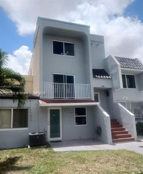 2-984 W 40th St, Hialeah, FL, 33012-7277 | Card Image