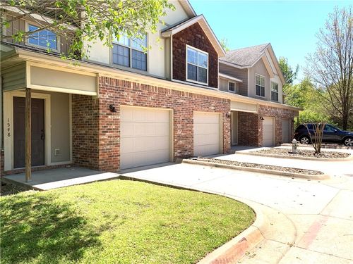 1536 N London Ave, Fayetteville, AR, 72703-1782 | Card Image