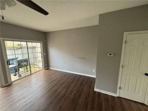 i2-10900 Wittenridge Dr, Alpharetta, GA, 30022-3496 | Card Image
