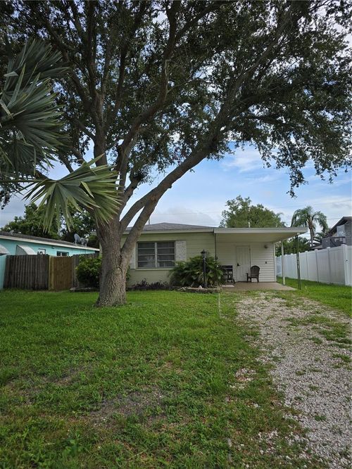 5712 Dartmouth Ave N, ST PETERSBURG, FL, 33710-7946 | Card Image