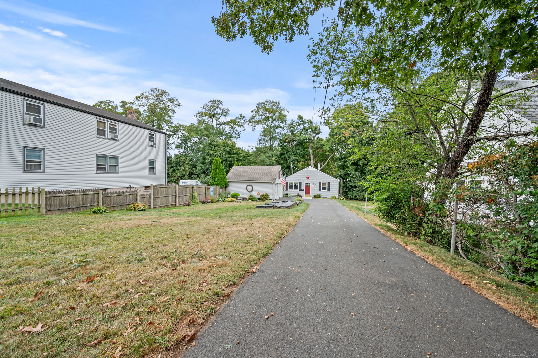 Homestead St, Manchester, CT 06042